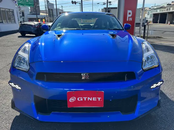 2025 Nissan Gt-r — photo 2