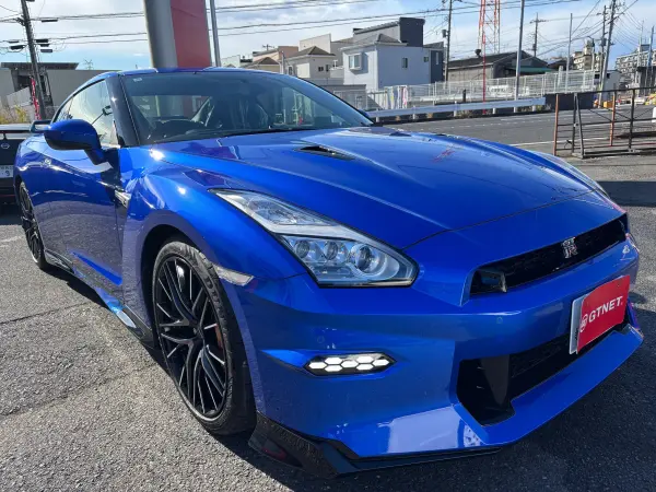2025 Nissan Gt-r — photo 3