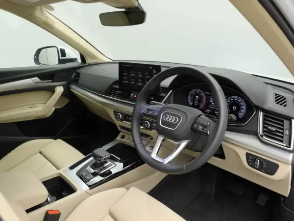 Audi Q5 40 TDI Quattro Advanced Diesel Turbo 4WD Panorama Sunroof 20-inch Alloy Wheels Beige Leather Seats (Front Power & Heated) B&O Sound Steering Heater 360-degree Camera Power Tailgate Radar Cruise Control Matrix LED Headlights TV Navigation (Glacier White Metallic) — photo 7