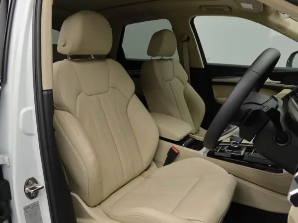 Audi Q5 40 TDI Quattro Advanced Diesel Turbo 4WD Panorama Sunroof 20-inch Alloy Wheels Beige Leather Seats (Front Power & Heated) B&O Sound Steering Heater 360-degree Camera Power Tailgate Radar Cruise Control Matrix LED Headlights TV Navigation (Glacier White Metallic) — photo 8