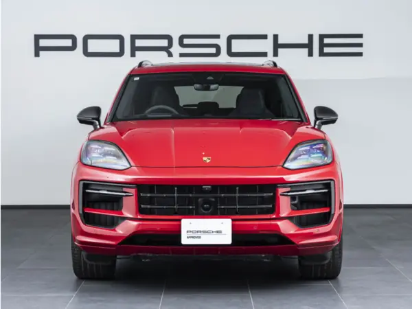 2024 Porsche Cayenne — photo 2