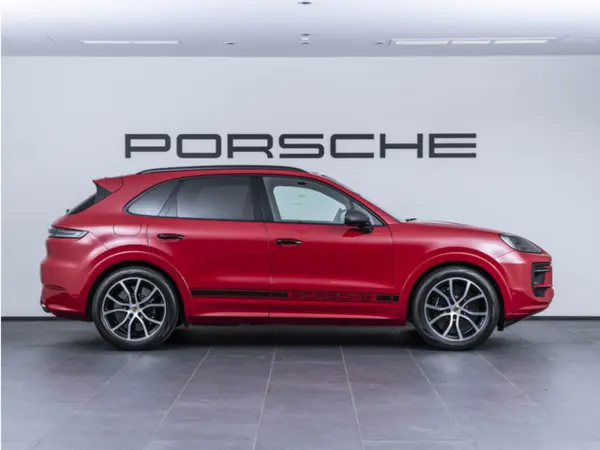 2024 Porsche Cayenne — photo 3