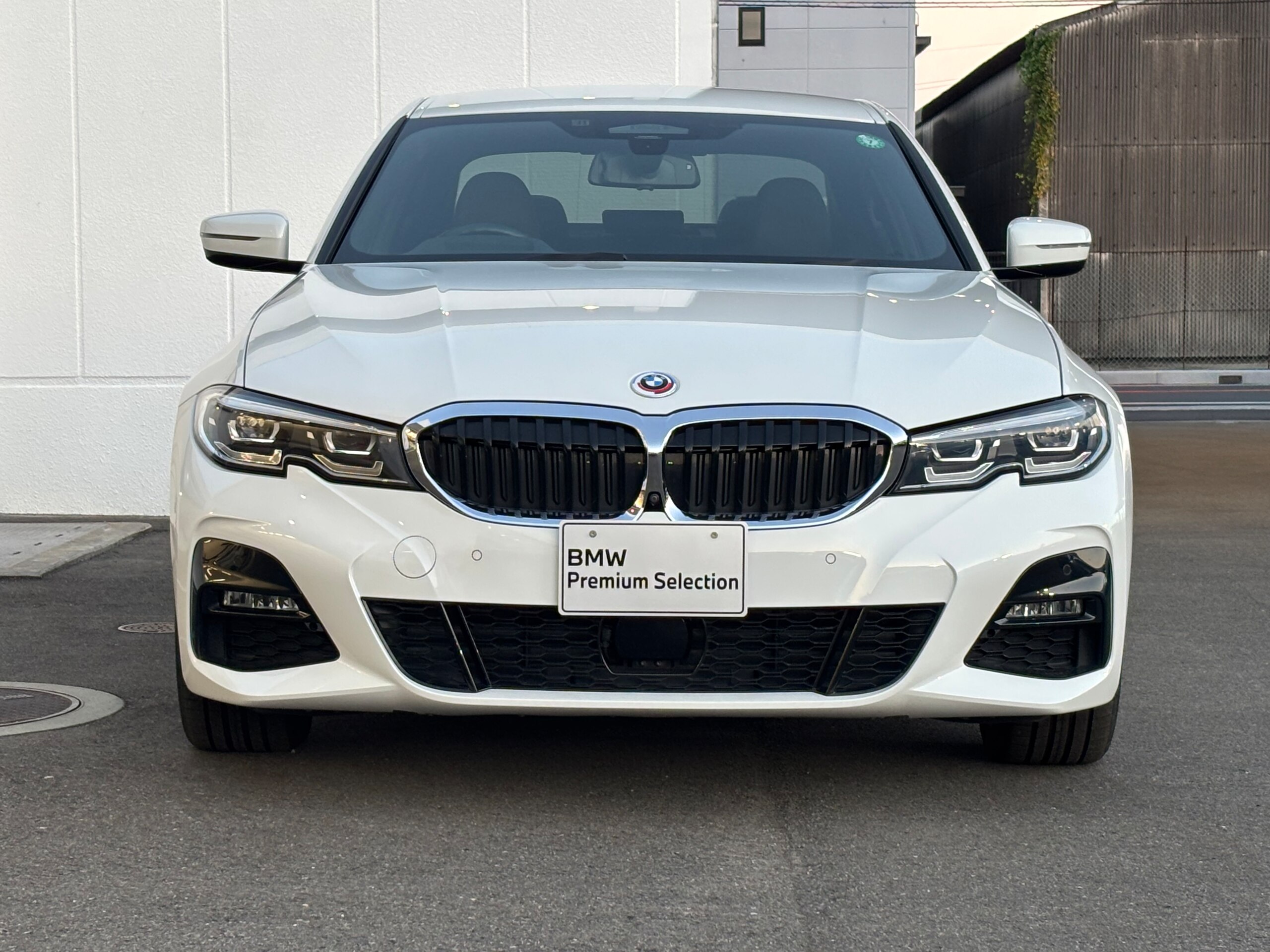2022 Bmw 3 Series — photo 2