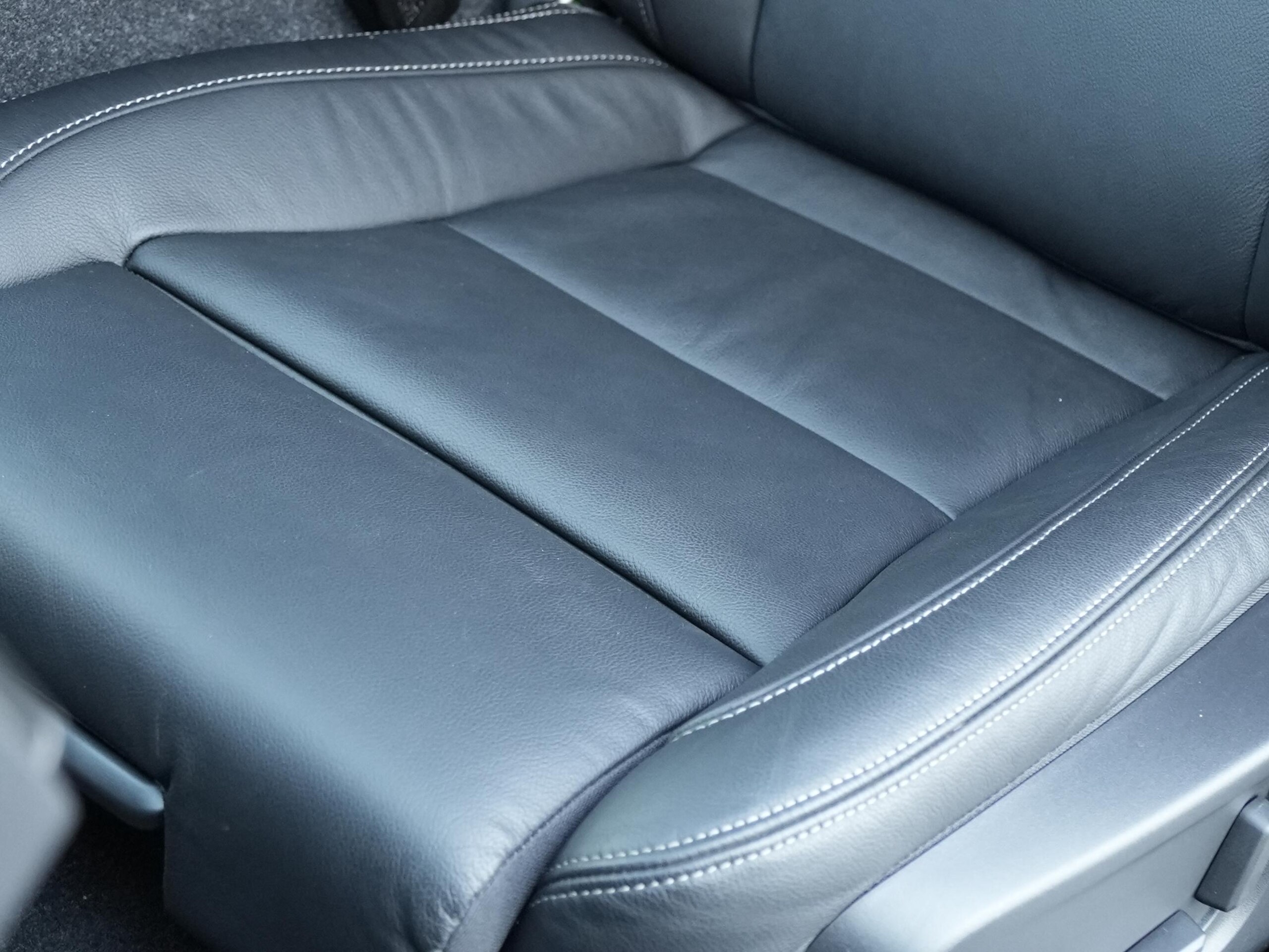 Volvo XC40 Ultimate B4 AWD 4WD — photo 8