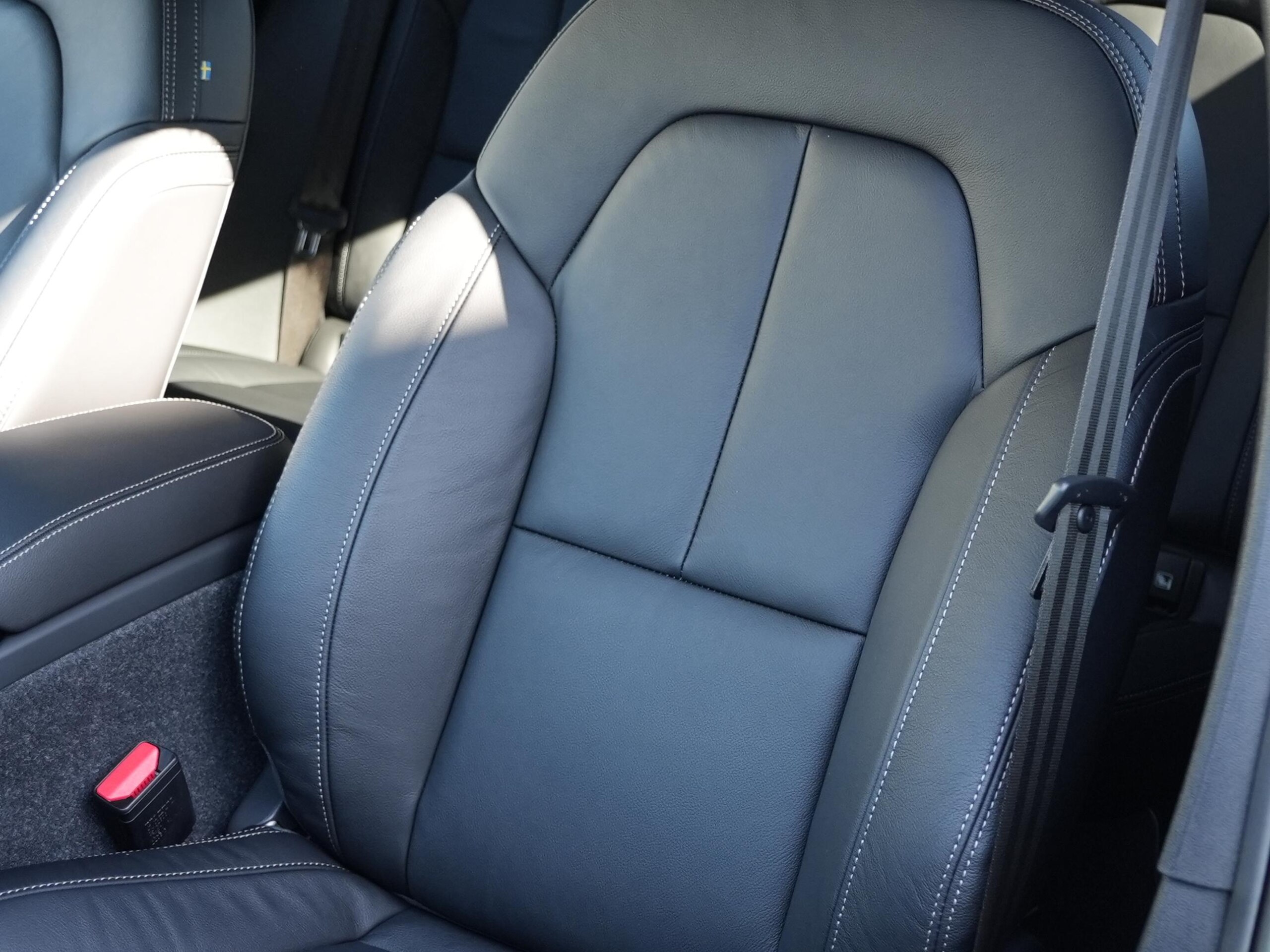 Volvo XC40 Ultimate B4 AWD 4WD — photo 7