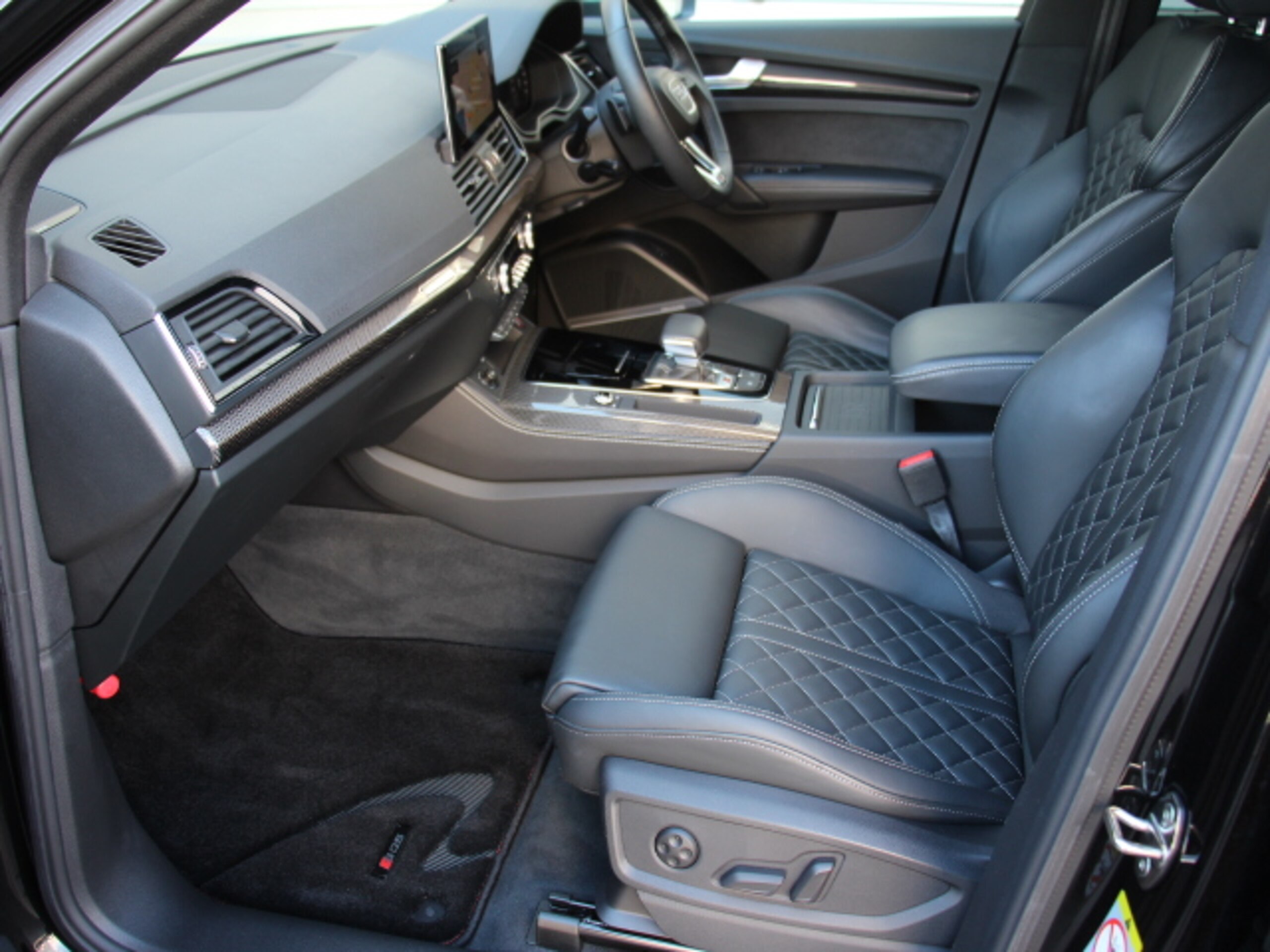 2022 Audi Sq5 — photo 2