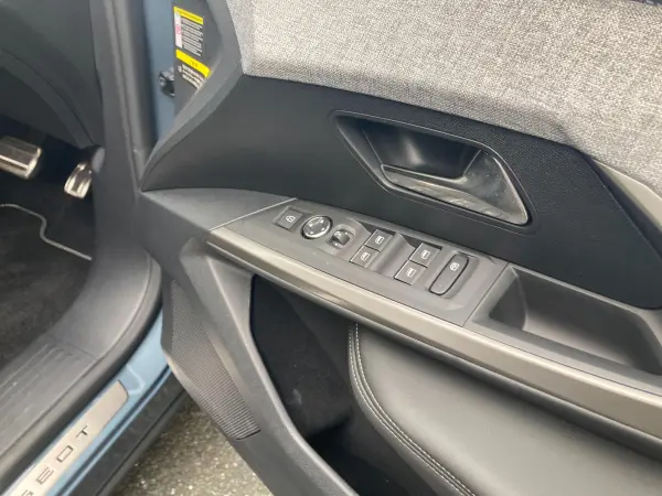 Peugeot 3008GT Alcantara Package Hybrid — photo 9