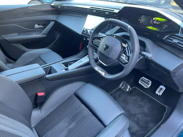 Peugeot 308GT Hybrid — photo 7