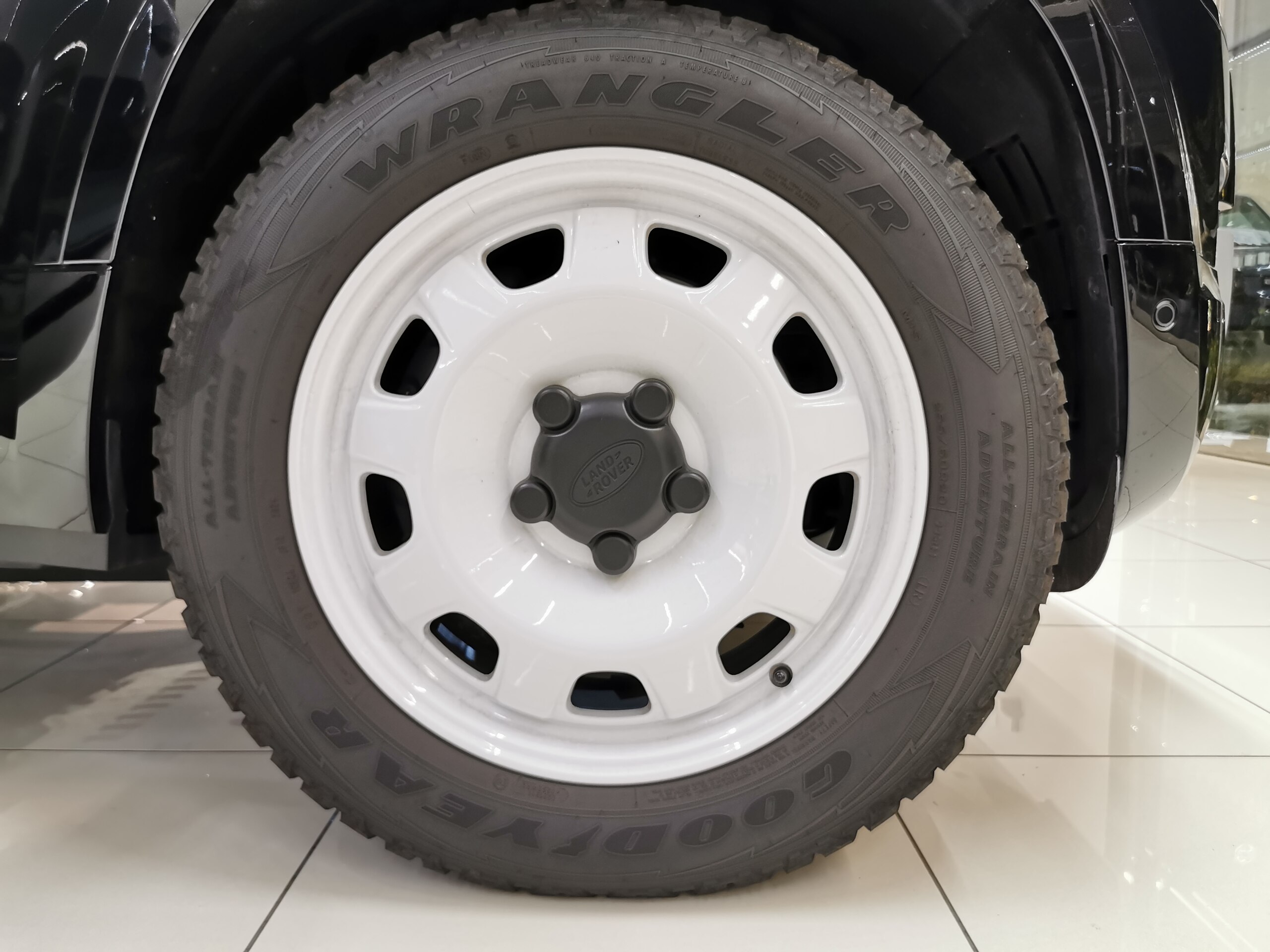 Land Rover Defender 110 County Exterior Pack Curated for Japan Diesel T 4WD — photo 8