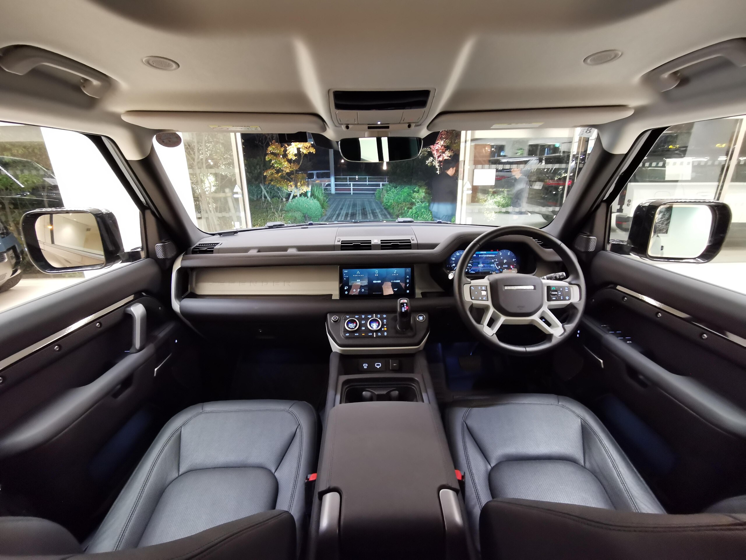 2024 Landrover Defender — photo 3