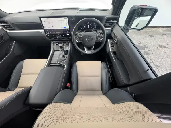 Lexus GX550 OverTrail Plus 4WD One Owner Mark Levinson Sound Digital Inner Mirror 14-inch Navigation Full-Seg TV Panoramic View Monitor Sunroof Cool Box Roof Rail Leather Seat & Heater & Cooler (Sonic Quartz) — photo 8