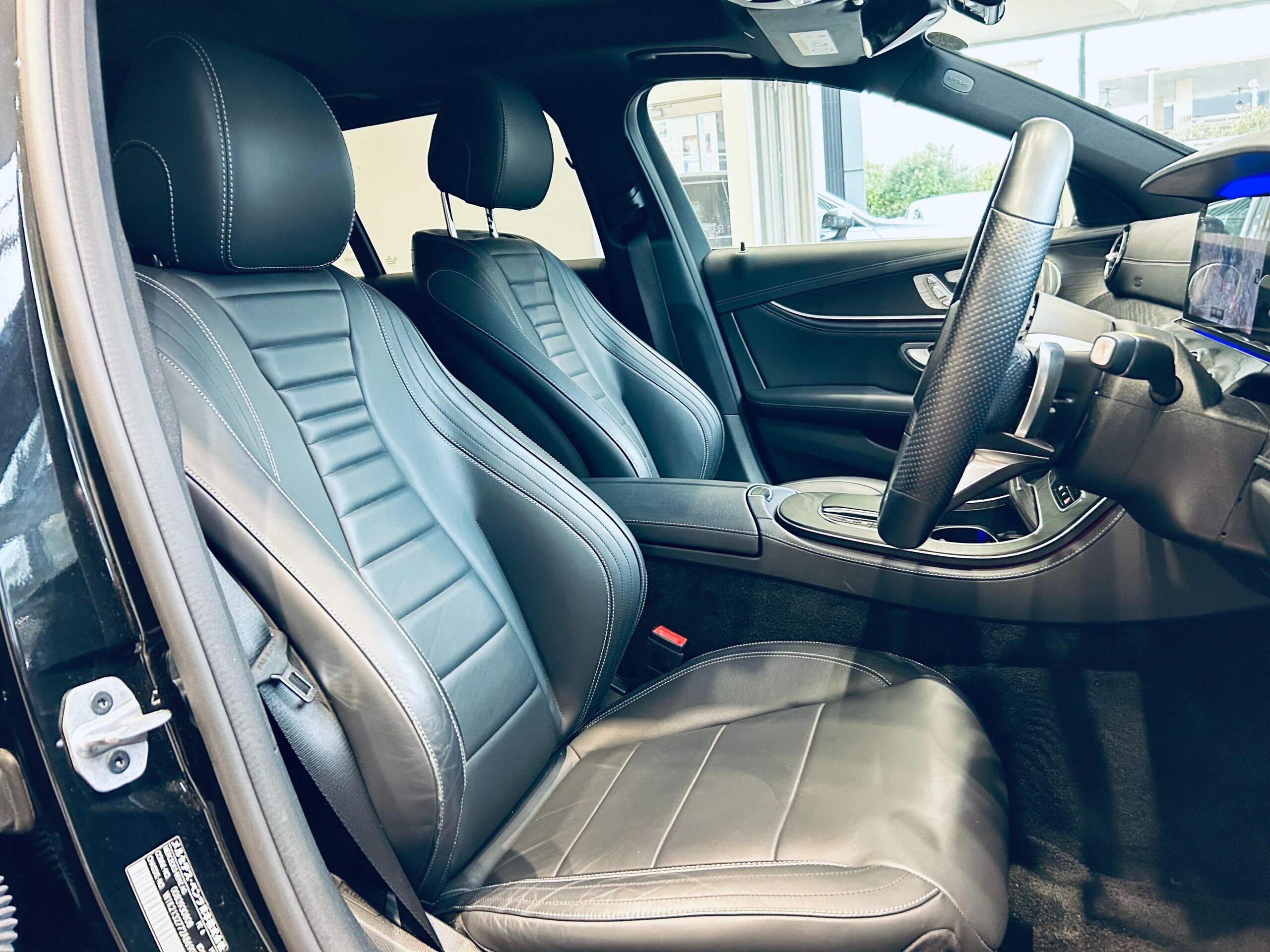 Mercedes-Benz E-Class Wagon E200 Sport (BSG) Leather EXC Radar Safety Panorama SR HUD ACC Burmester Factory Navi TV 360° Apple CarPlay 19-inch AW LED Ambient Lighting Power Tailgate Wireless Charging Black Leather Memory Power Seat Seat Heater BSM (Obsidian Black) — photo 9