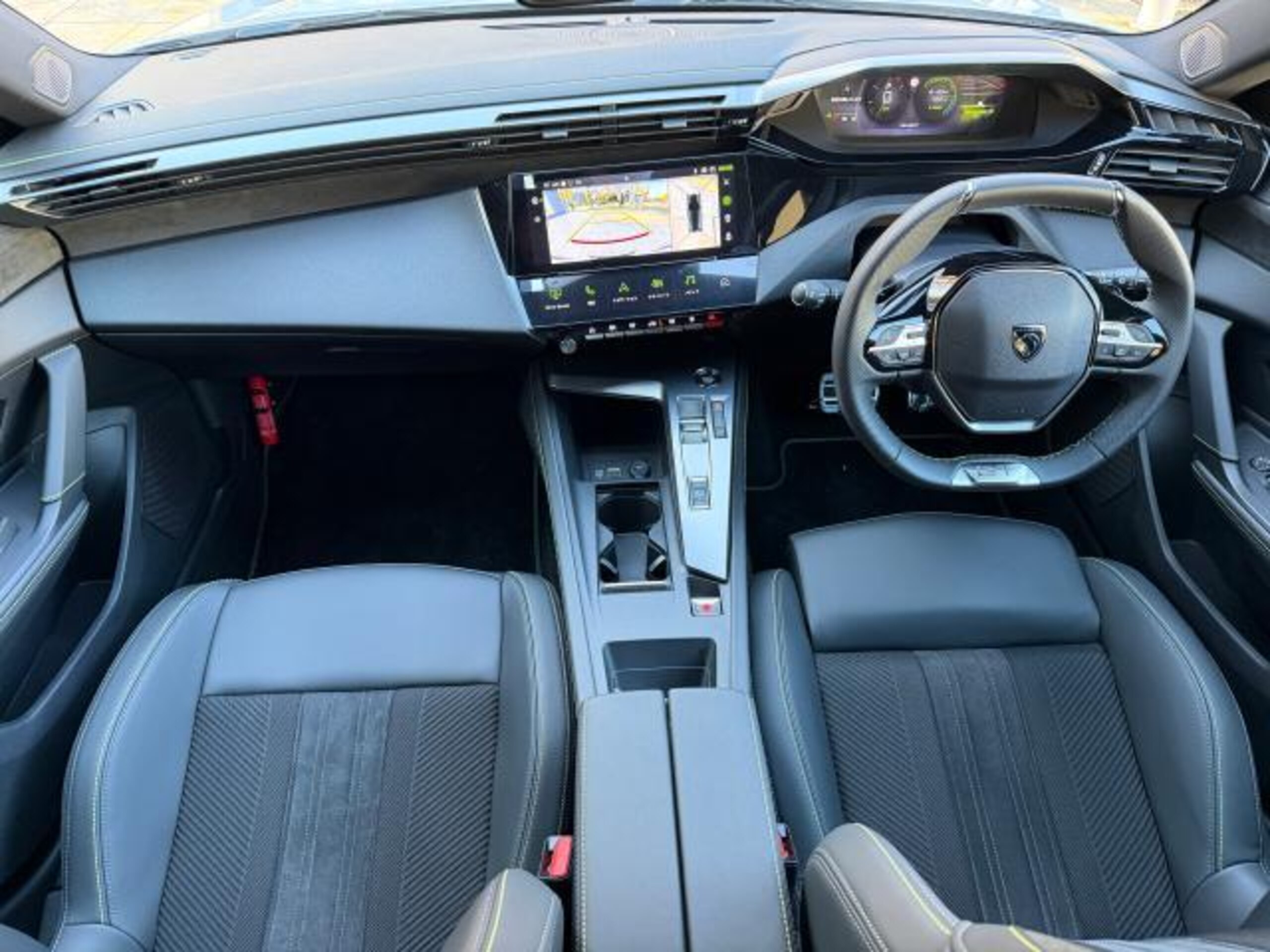 2025 Peugeot 308 — photo 3