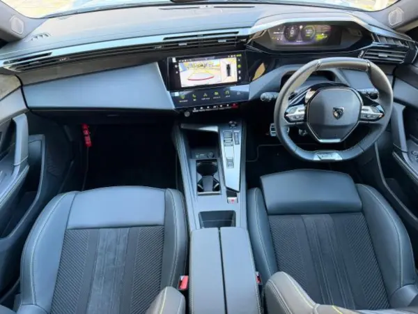 2025 Peugeot 308 — photo 3