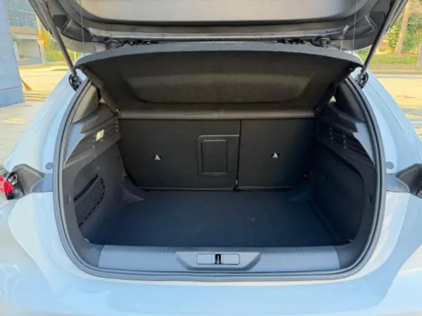 Peugeot 308GT Hybrid Mild Hybrid New Car Warranty Transfer Our Shop (Okenite White) — photo 8