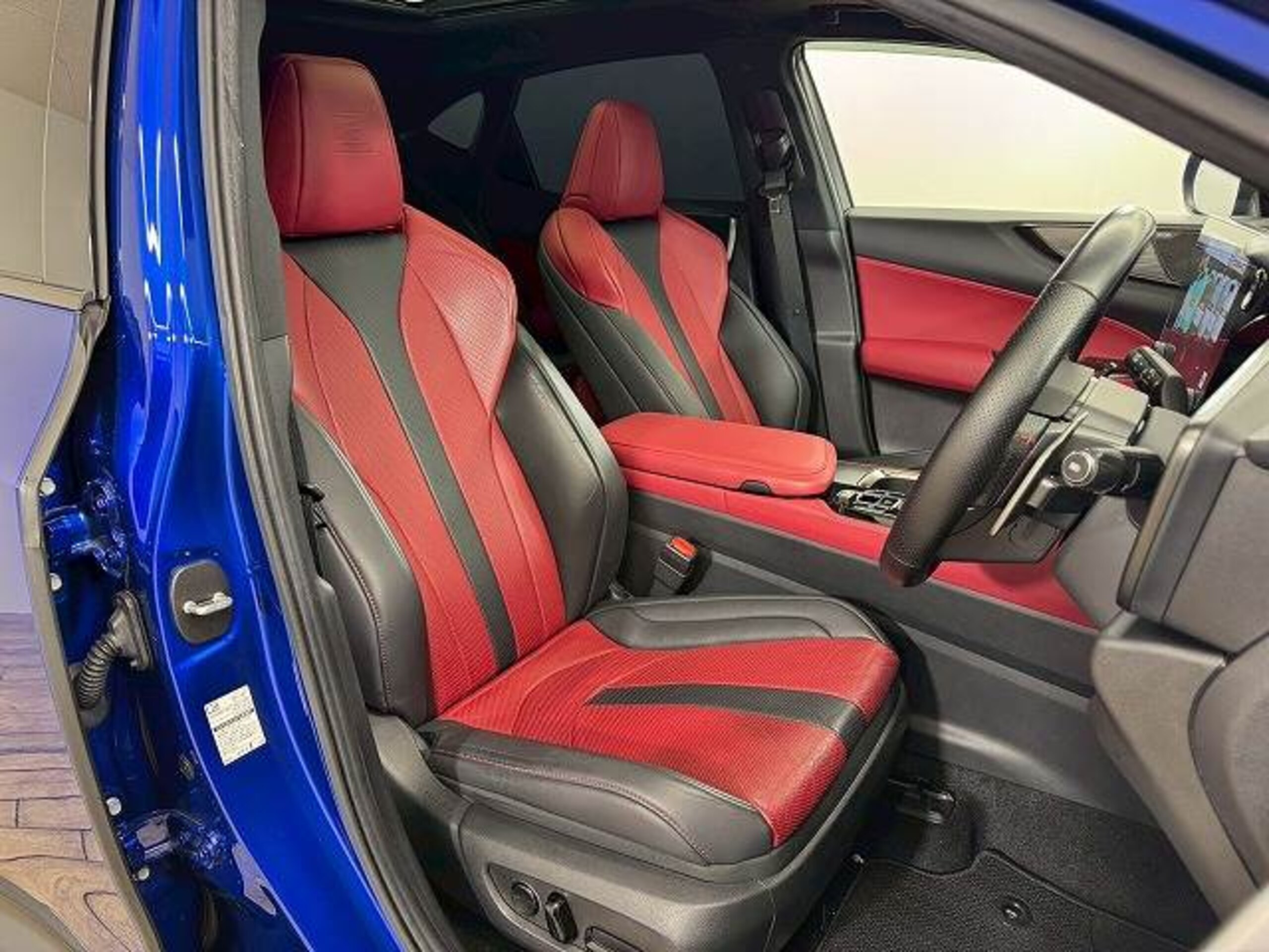 Lexus NX 350h F Sport — photo 7