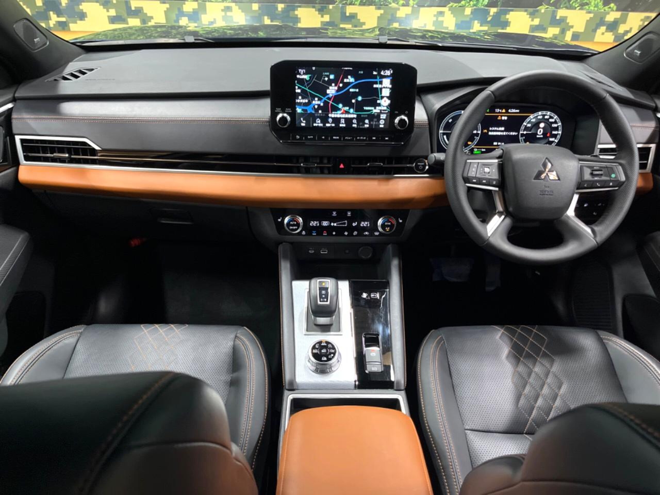 2023 Mitsubishi Outlander — photo 2