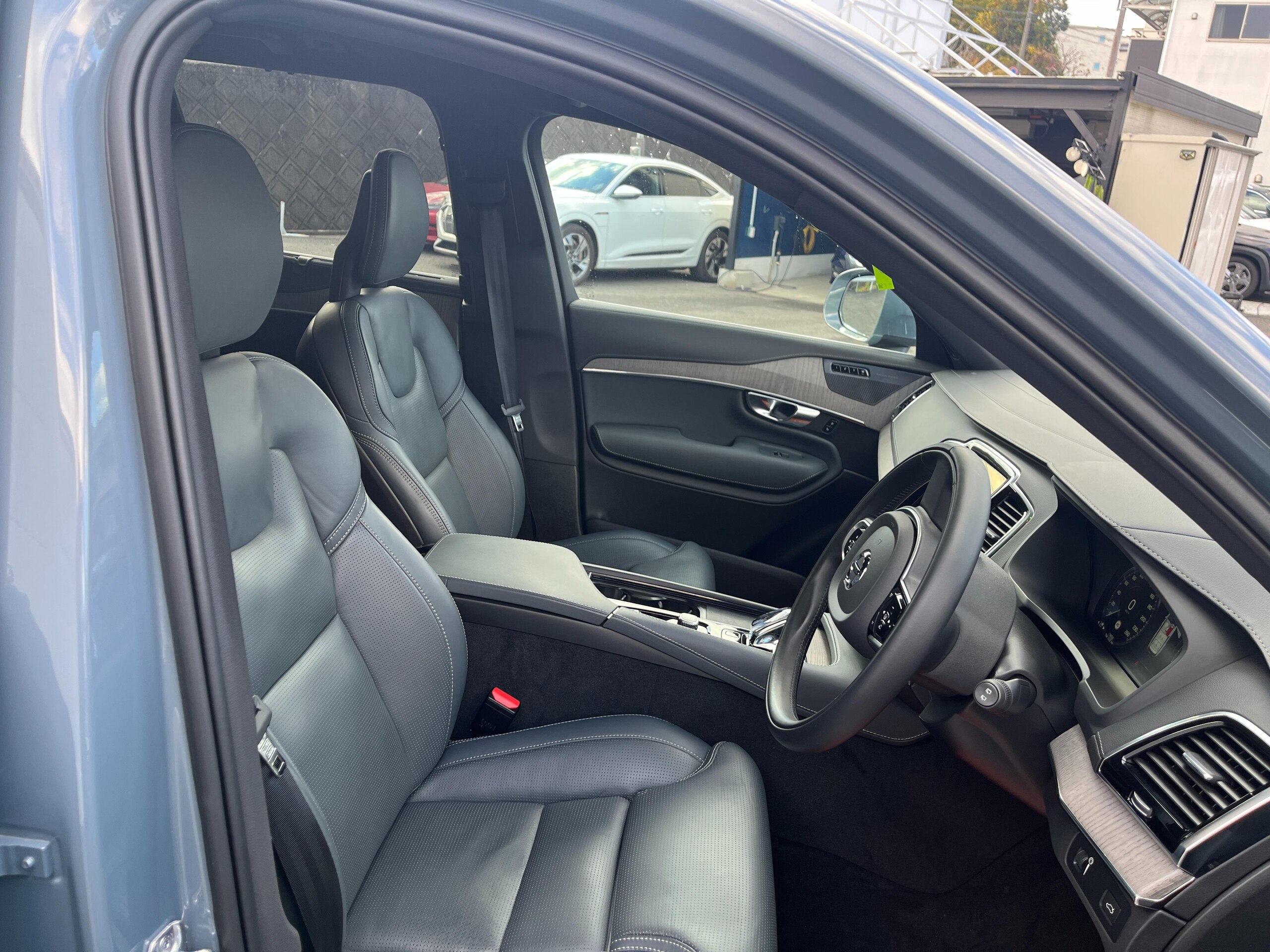 2022 Volvo Xc90 — photo 2