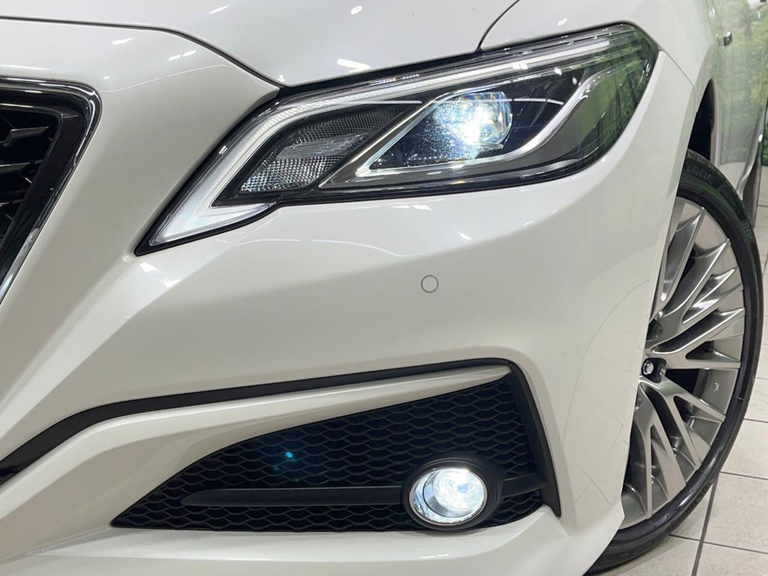 Toyota Crown Hybrid 2.5 S Four Elegance Style 4WD — photo 8