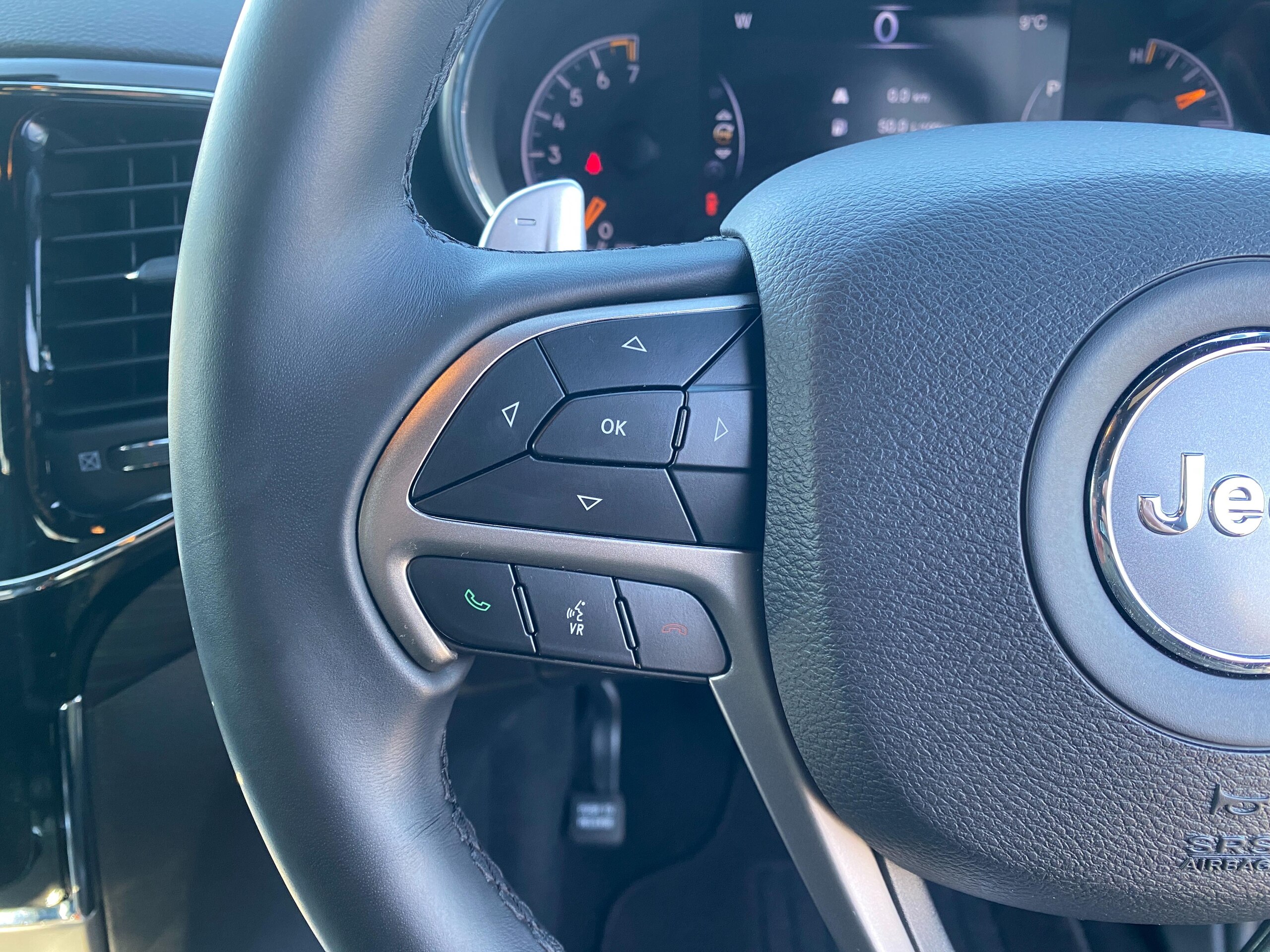 Jeep Grand Cherokee Altitude 4WD — photo 7