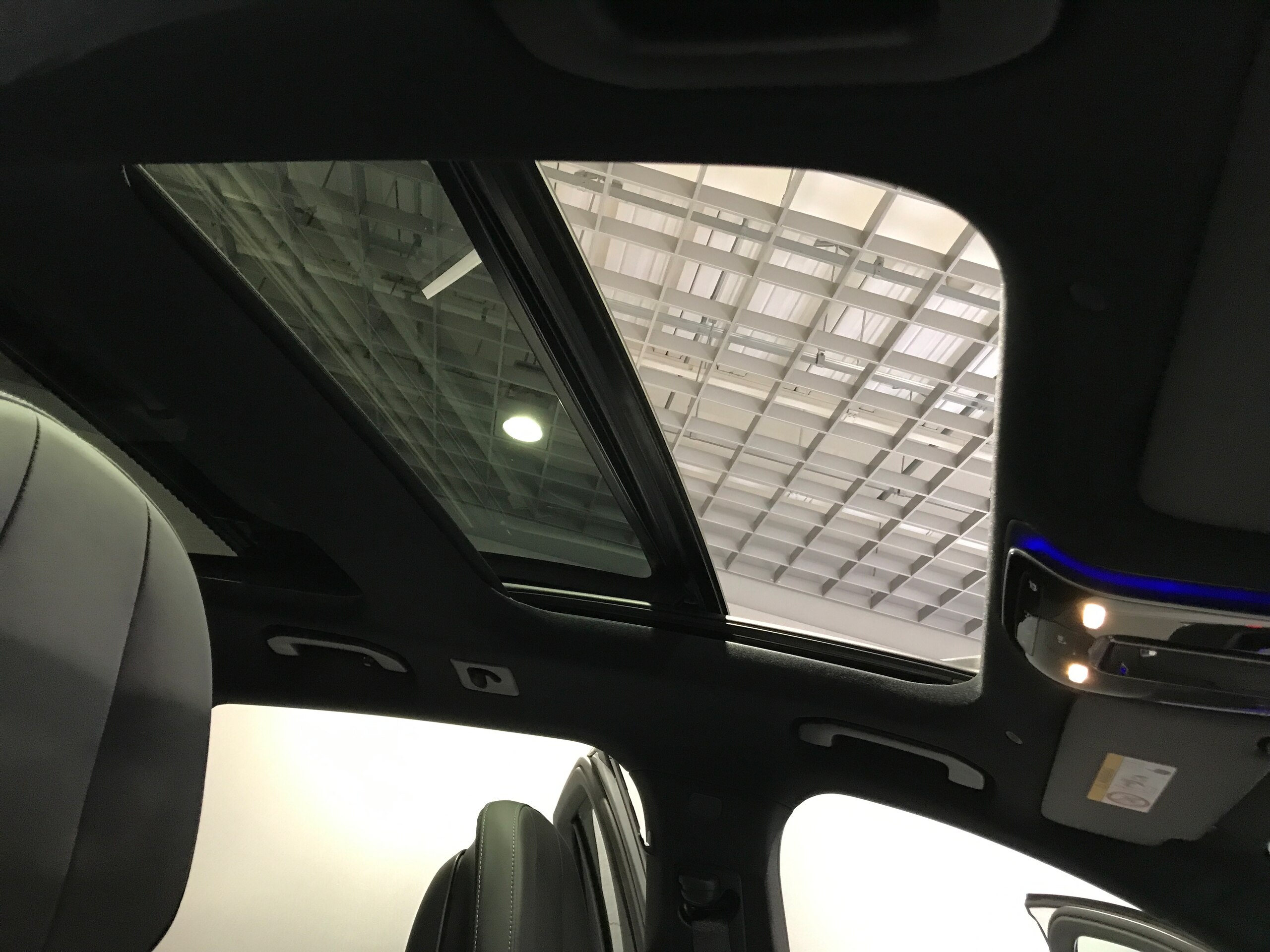 Mercedes-Benz E-Class Wagon E200 Avantgarde AMG Line Package (ISG Model) MP202401 Leather Exclusive Package Advanced Package Digital Interior Package Panoramic Sliding Roof (Opalith White) — photo 9