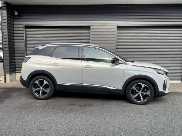 2023 Peugeot 3008 — photo 3