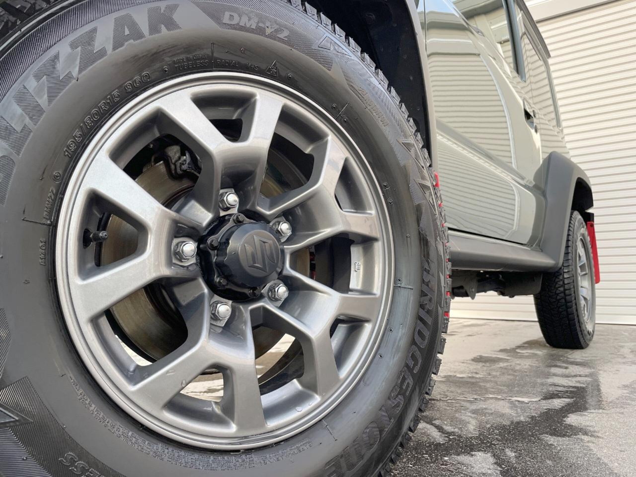 Suzuki Jimny Sierra 1.5 JC 4WD MT — photo 9