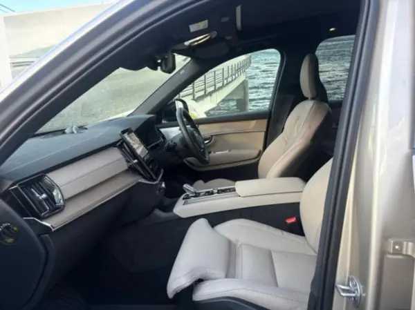 Volvo XC90 Ultimate T8 AWD Plug-in Hybrid 4WD Certified Used Car - Company Demo Car - B&W High Fidelity Sound - F Seat Relaxation - Genuine 360 Drive Recorder (Bright Dusk Metallic) — photo 8