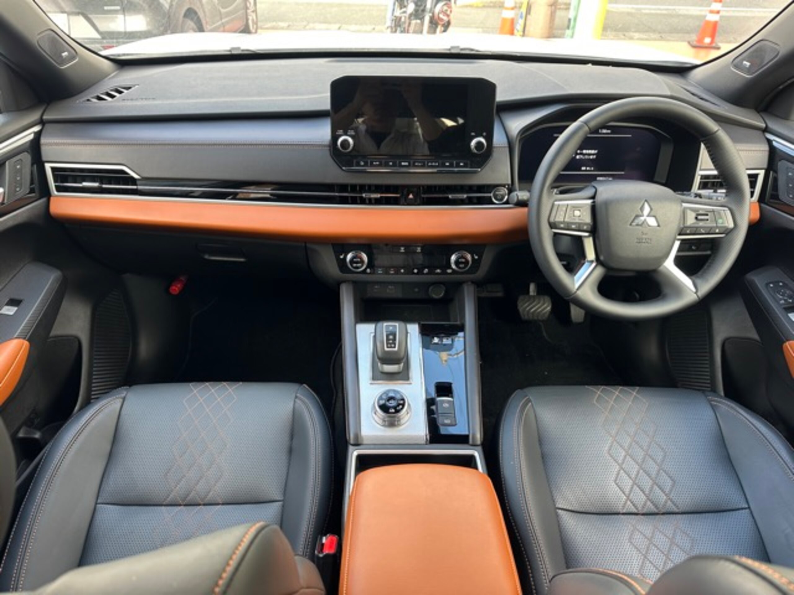 Mitsubishi Outlander PHEV 2.4 P 4WD — photo 9