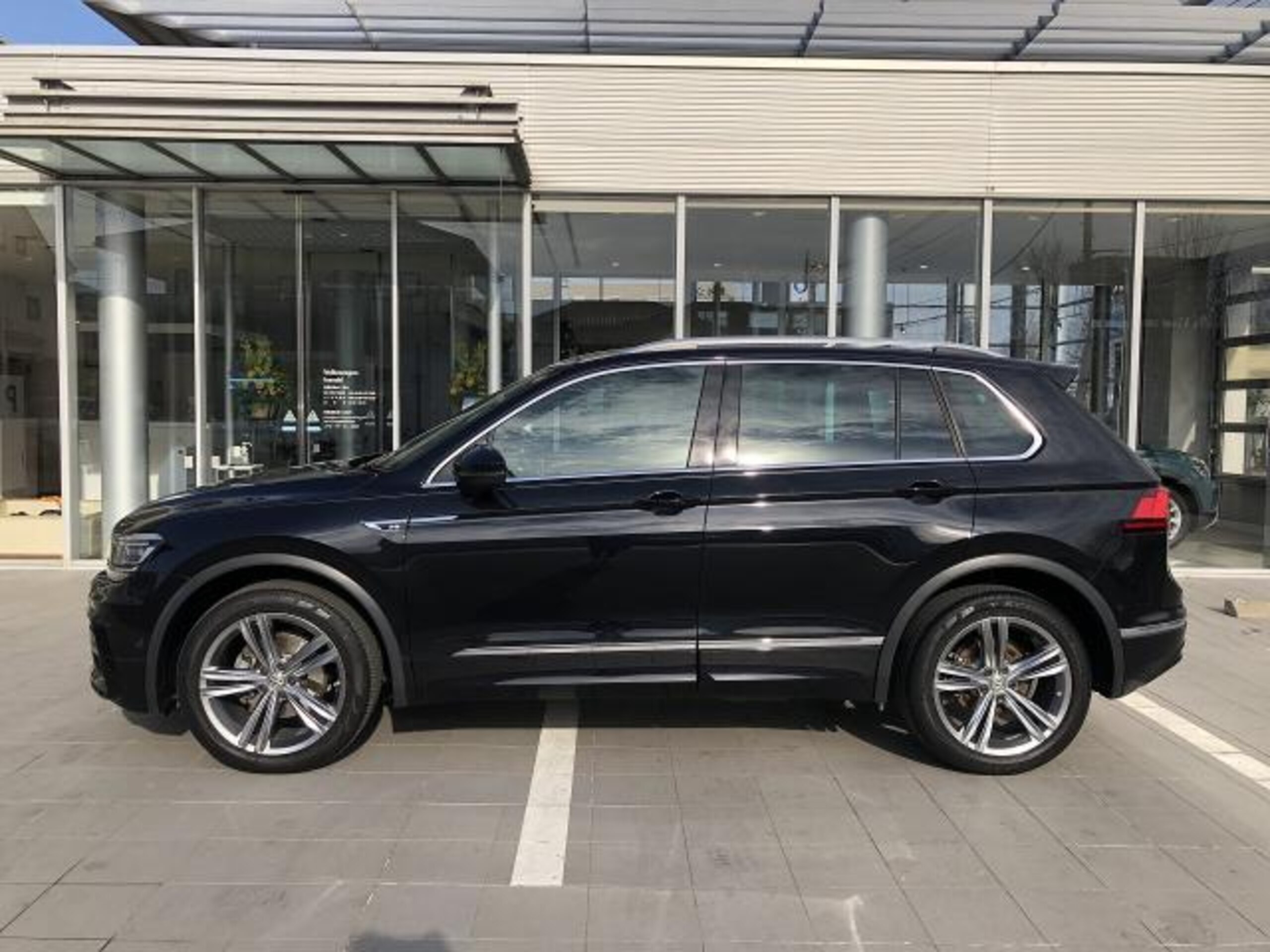 2019 Volkswagen Tiguan — photo 3