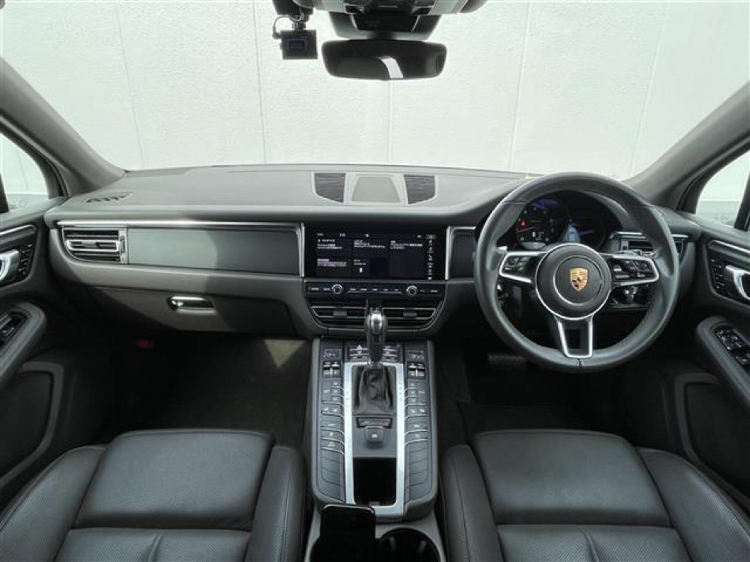 2019 Porsche Macan — photo 2