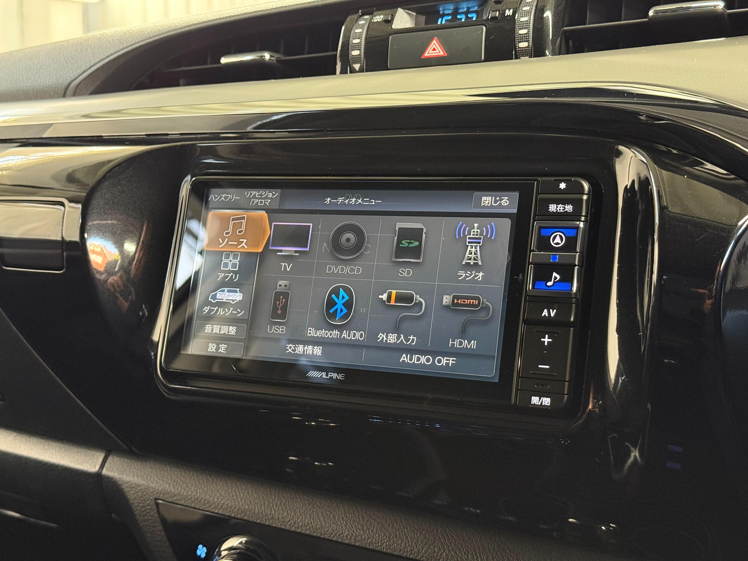 2021 Toyota Hilux — photo 3