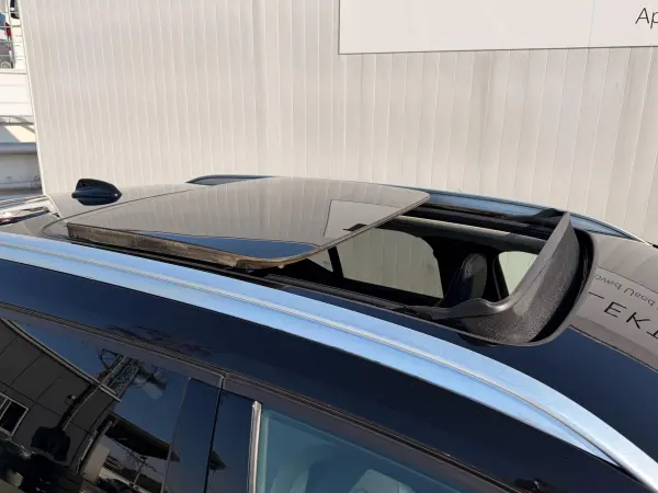 2022 Volvo Xc40 — photo 3