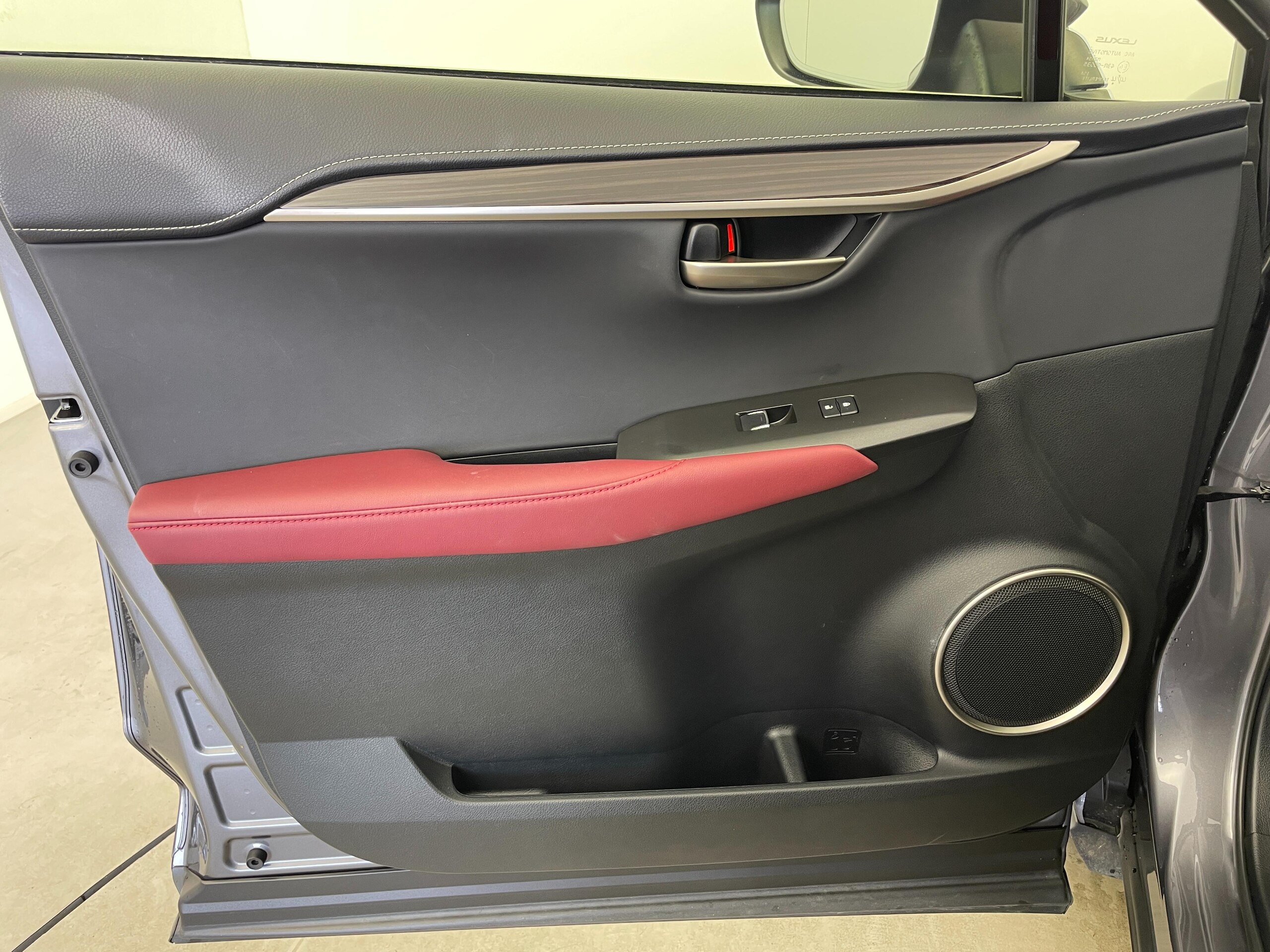 Lexus NX 300 Version L — photo 8