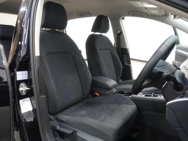 2023 Volkswagen Golf — photo 8 | Tuminion Kenya