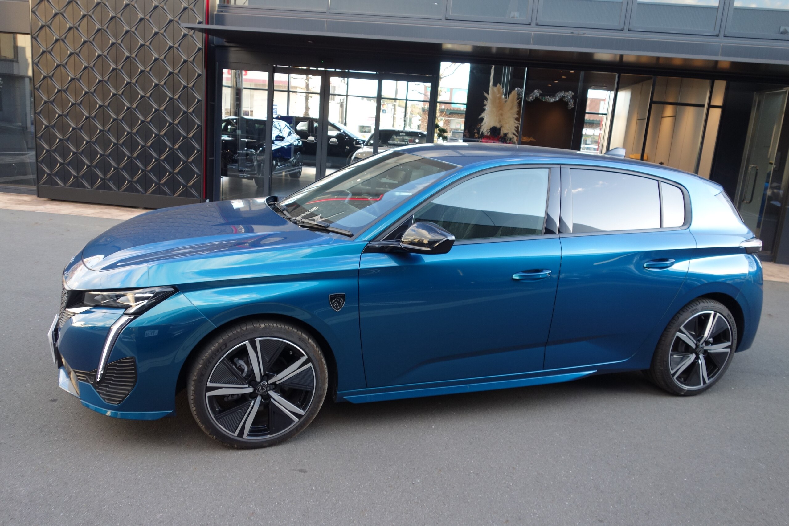2025 Peugeot 308 — photo 3
