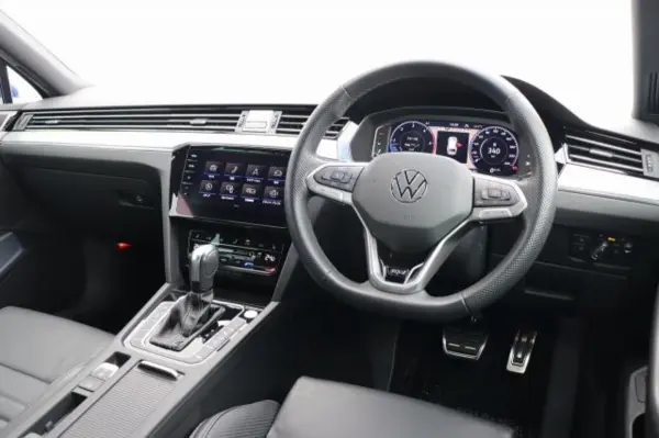 Volkswagen Passat Variant TDI R-Line Diesel Turbo ACC Around View Camera Front/Rear PDC Digital Meter Cluster Front Seat Heater Power Back Door Head-Up Display Lane Change Assist Genuine Drive Recorder Leather Seat Auto Hold (Lapis Blue Metallic) — photo 8