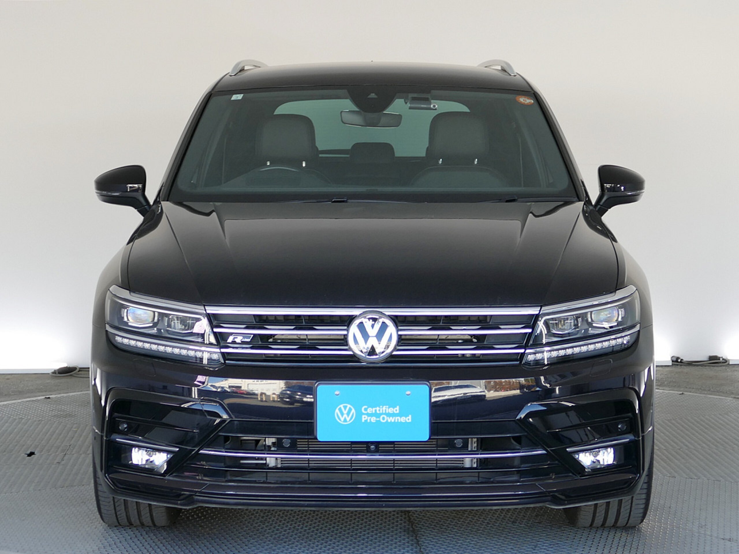 Volkswagen Tiguan TSI R-Line Certified Used Car — photo 9