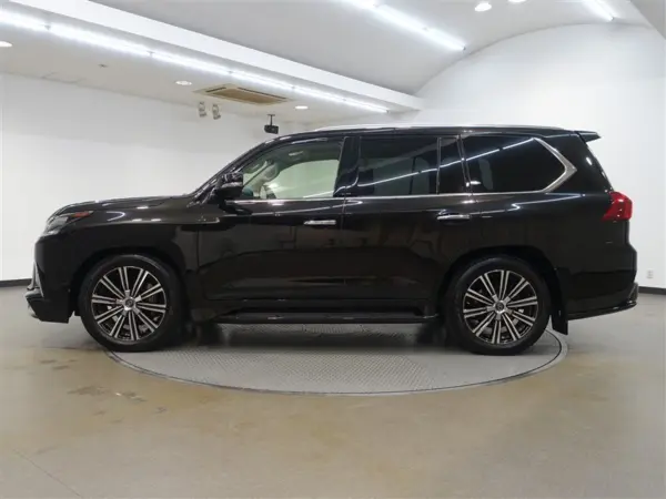 2019 Lexus Lx — photo 3