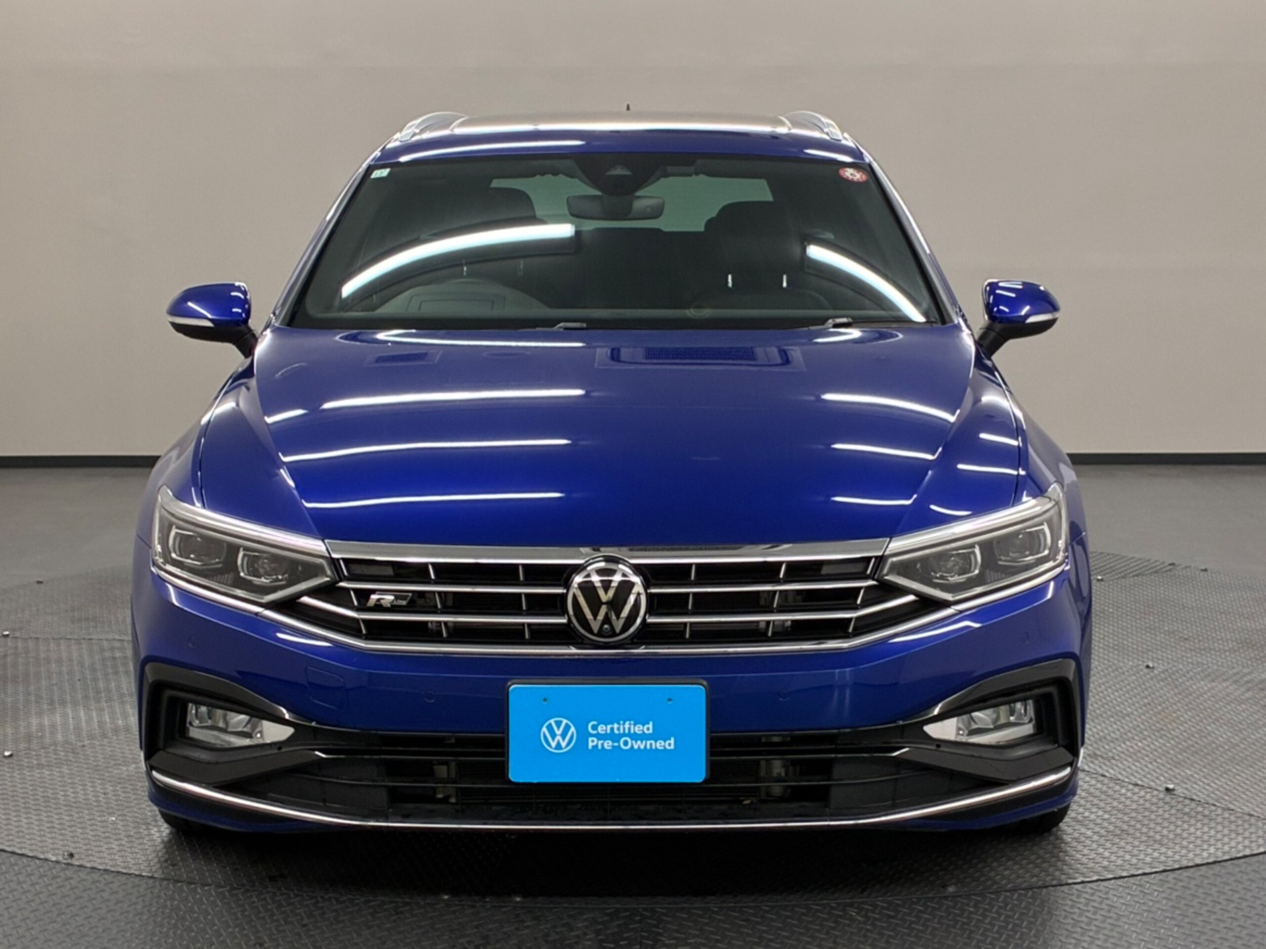 2023 Volkswagen Passat — photo 2