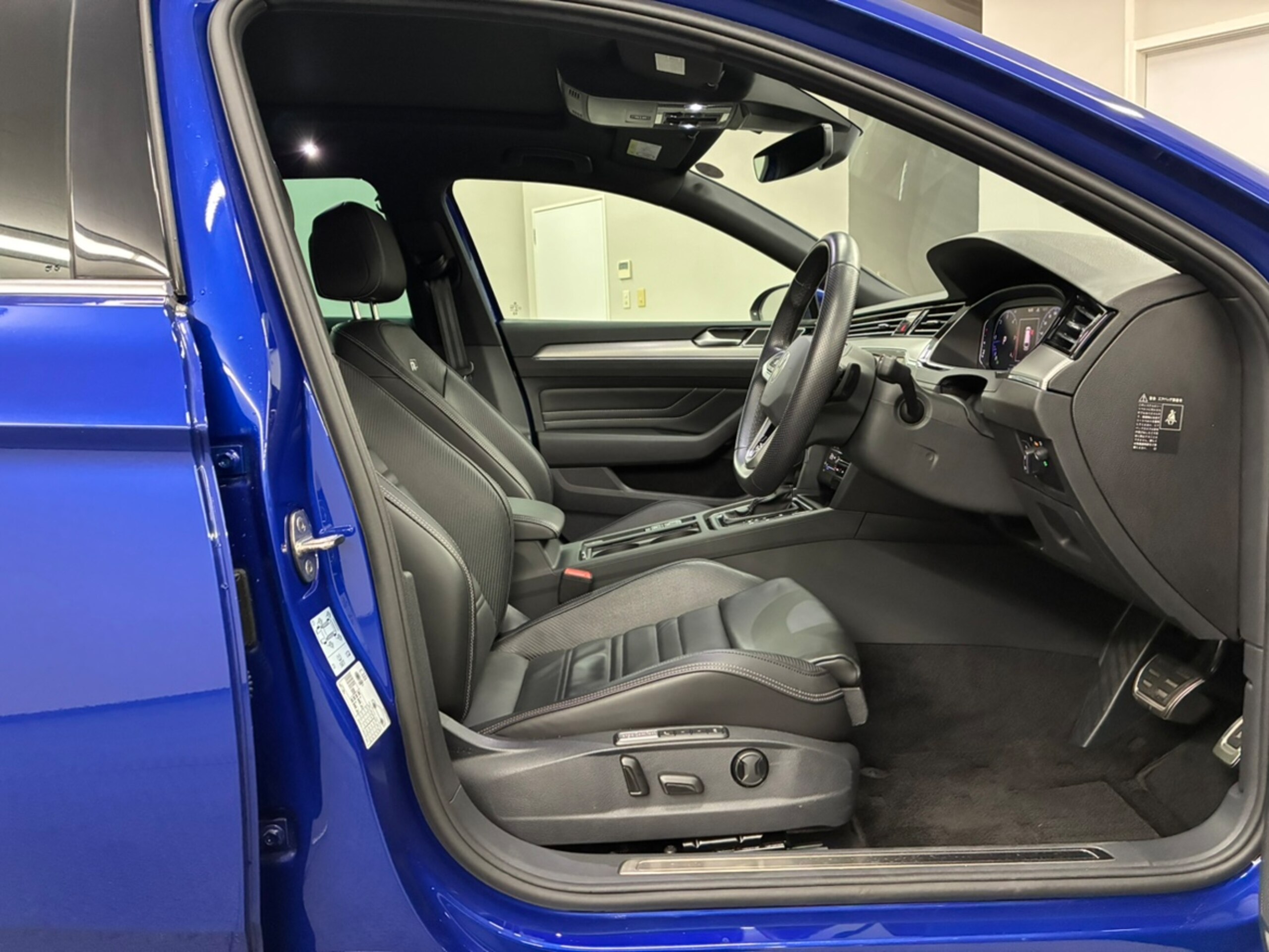 Volkswagen Passat Variant TDI R-Line Diesel Turbo — photo 7