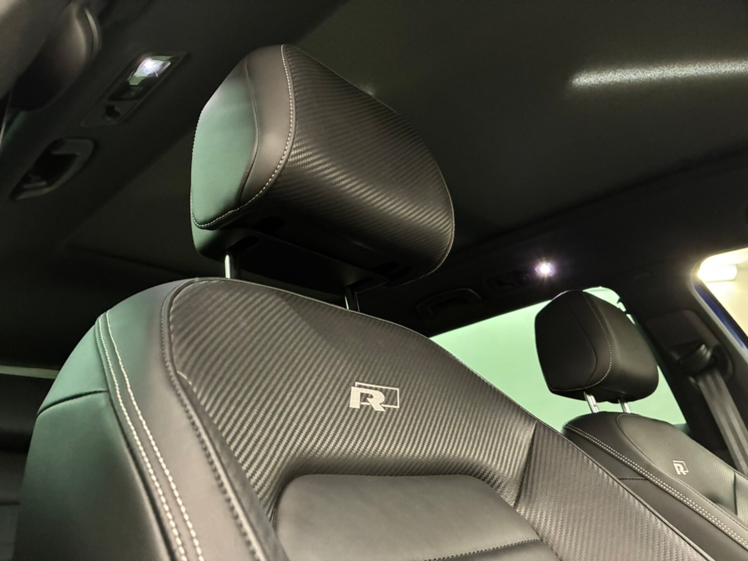 Volkswagen Passat Variant TDI R-Line Diesel Turbo — photo 9