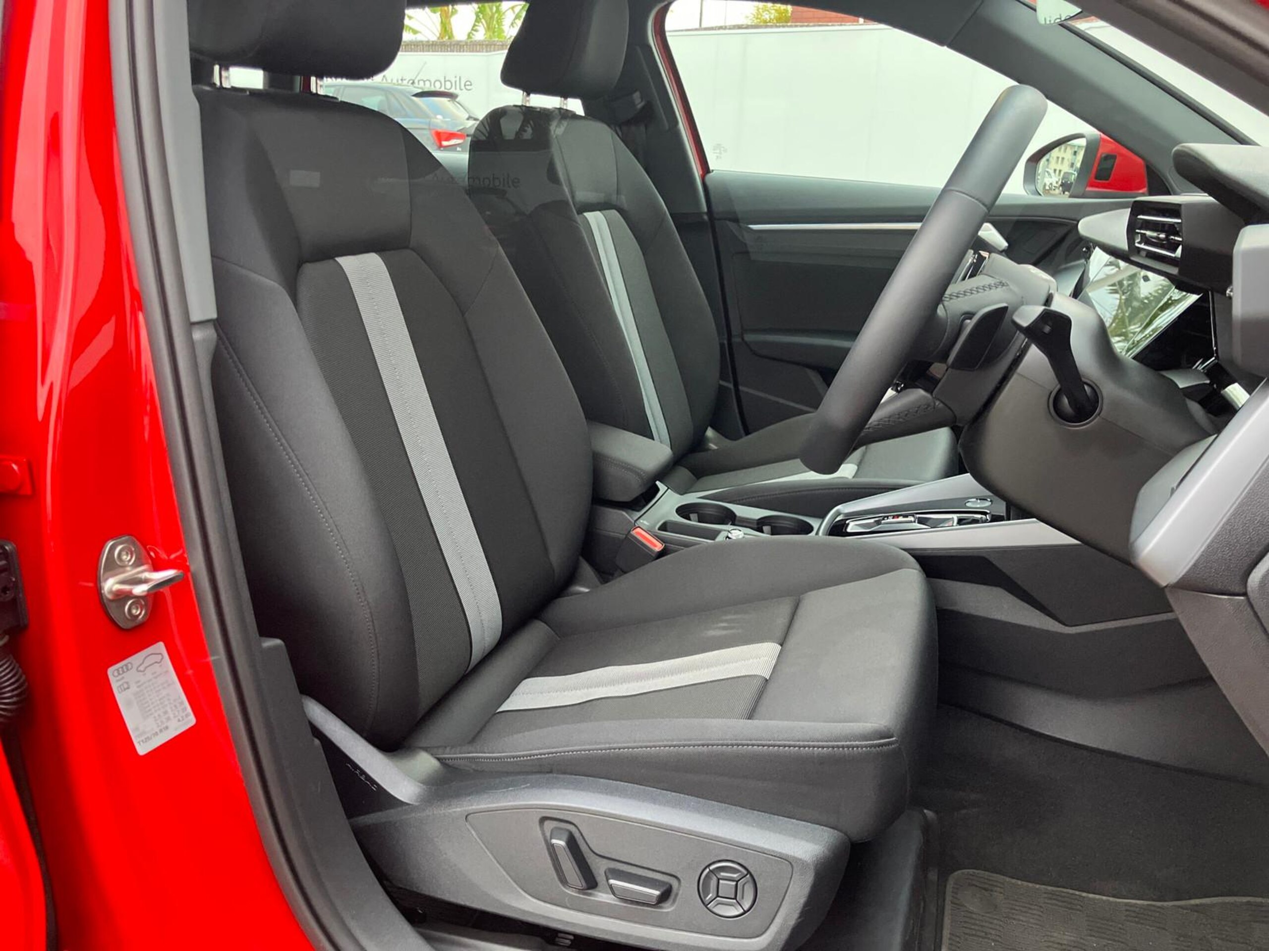 Audi A3 Sportback 30 TFSI Advanced — photo 9