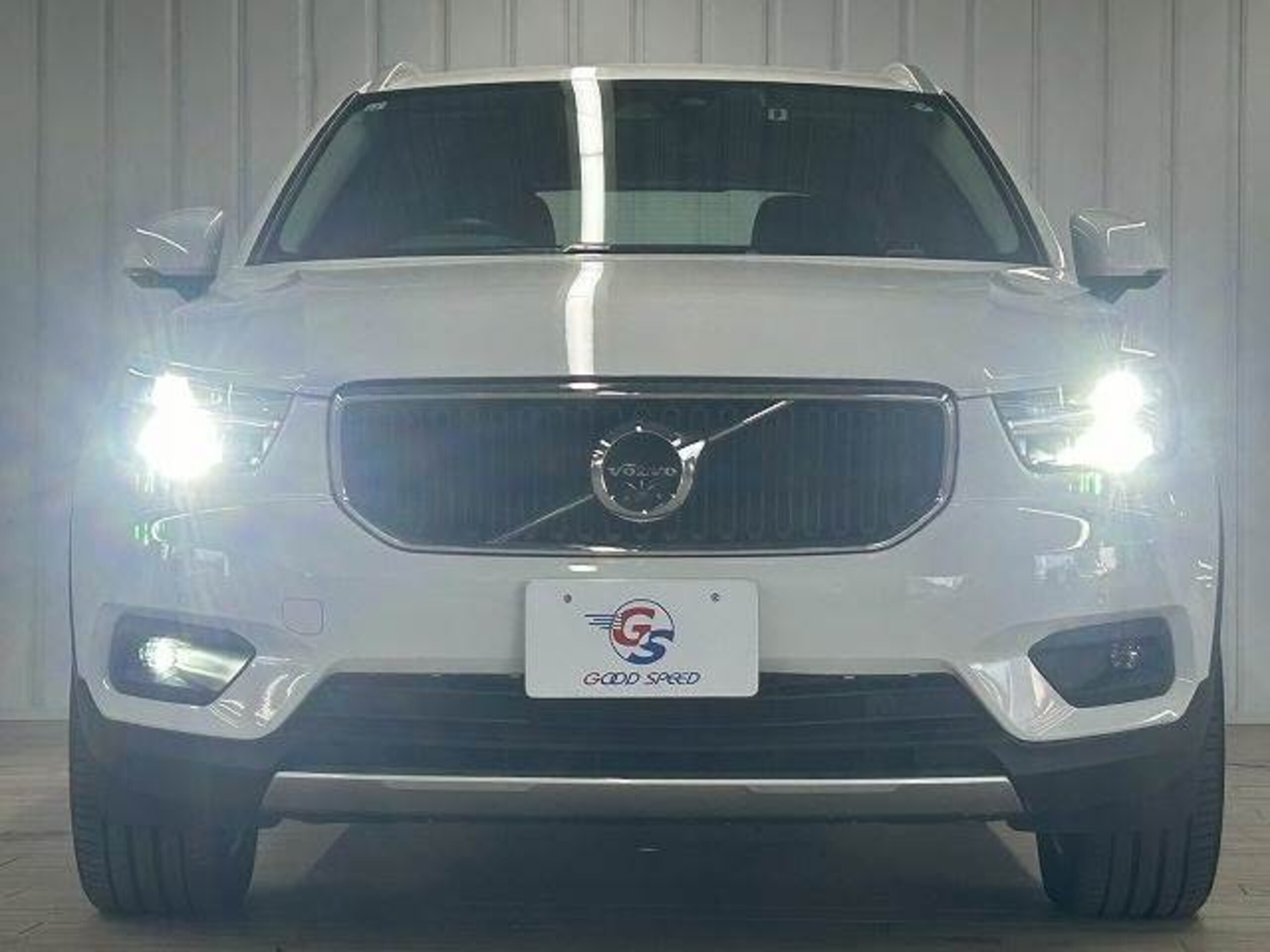 Volvo XC40 B4 Momentum — photo 9