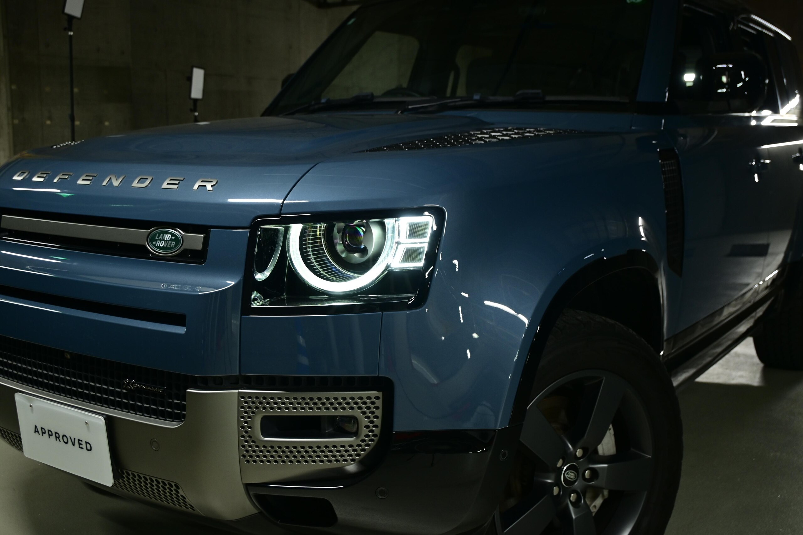 2023 Landrover Defender — photo 2