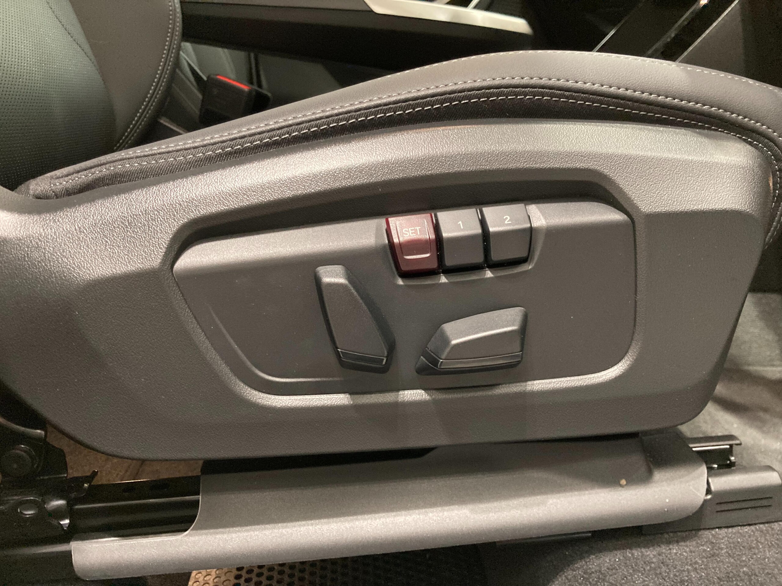 BMW X1 xDrive20d xLine DCT Diesel Turbo 4WD — photo 8