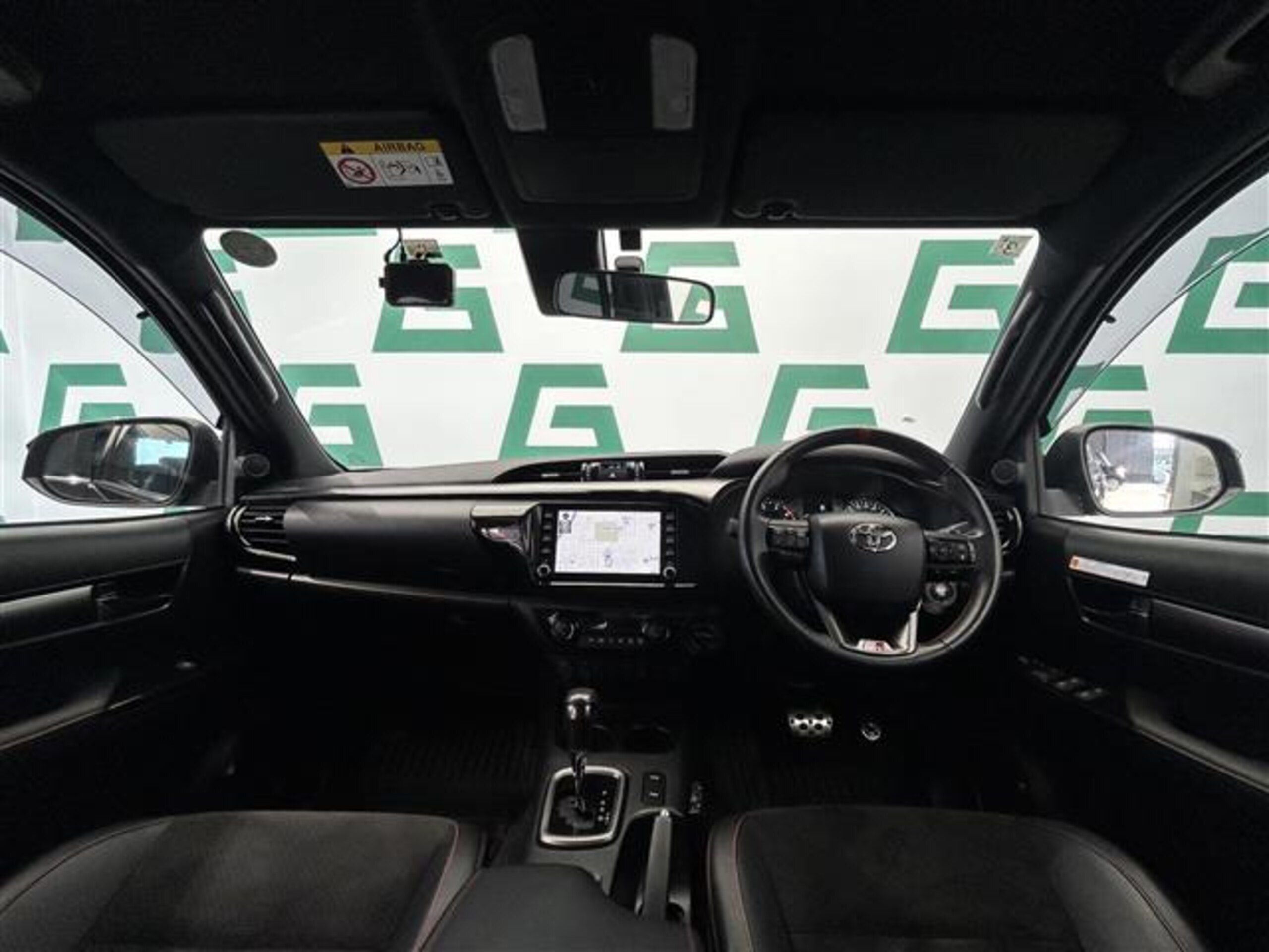 2022 Toyota Hilux — photo 2