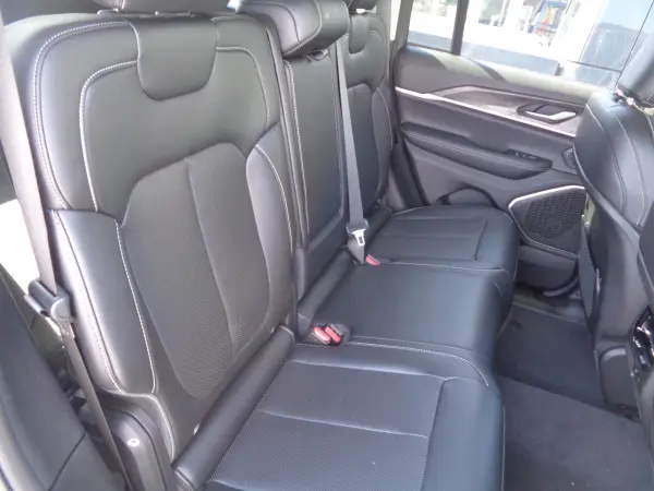 2024 Jeep Grand Cherokee — photo 7 | Tuminion Kenya