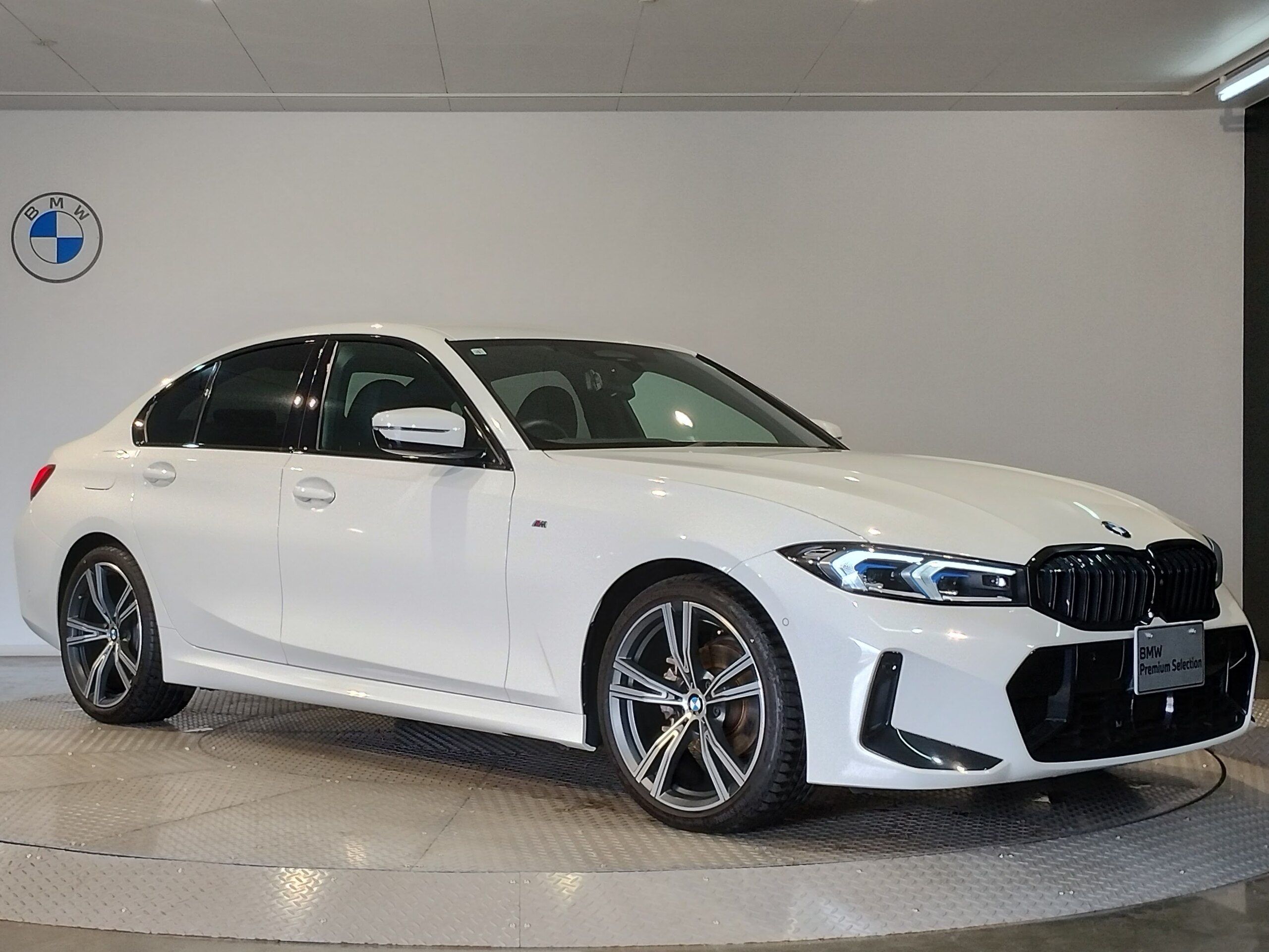 2024 Bmw 3 Series — photo 3