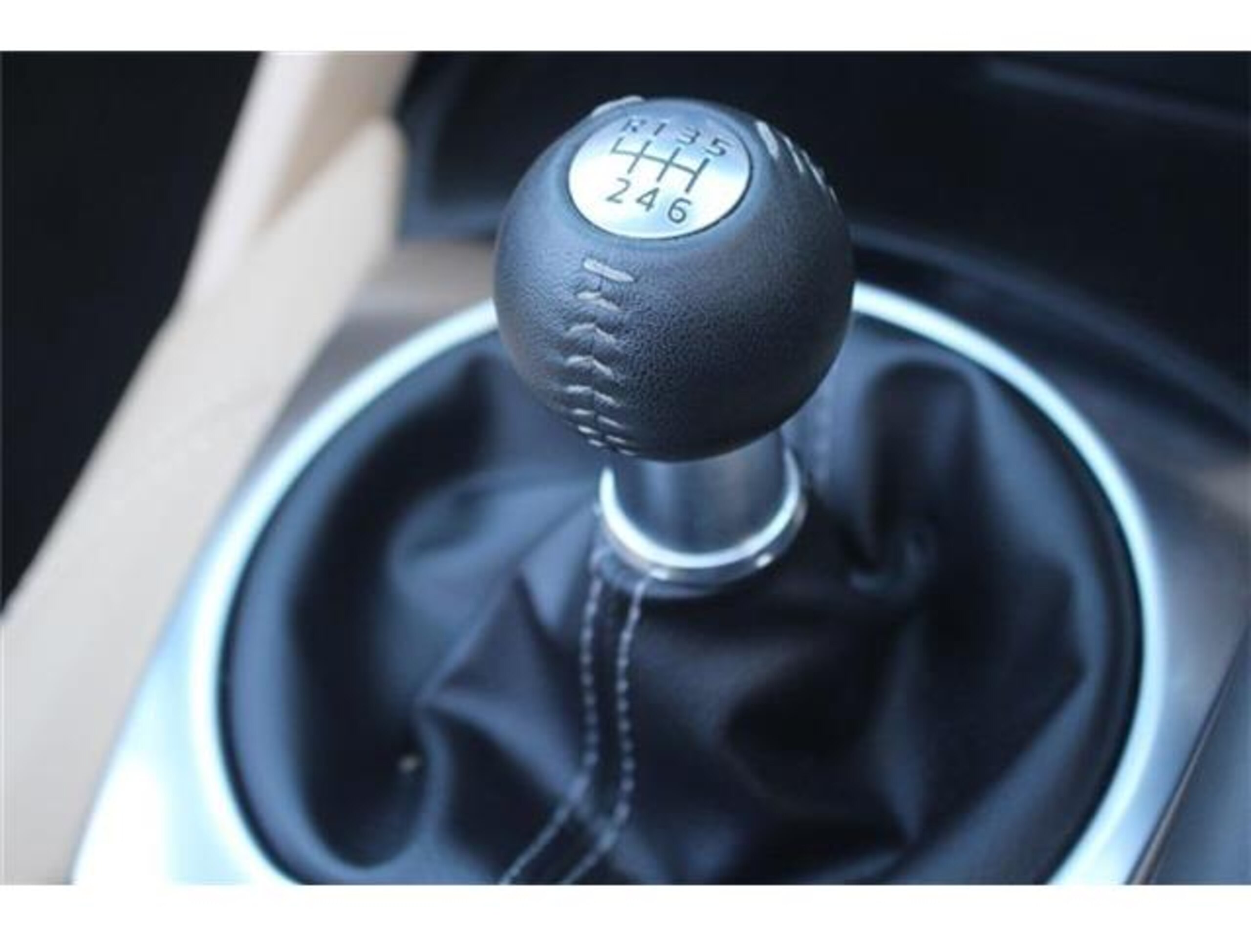 2024 Mazda Roadster — photo 3